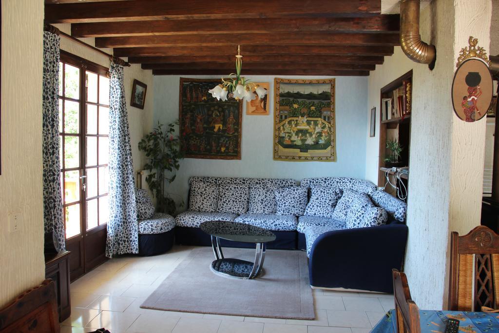 Holiday Home Maison De La Litiere Pugny-Chatenod Quarto foto